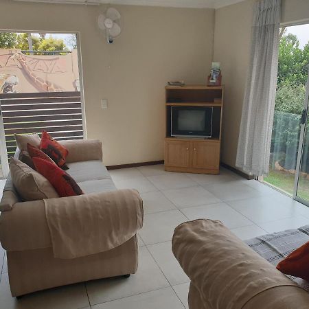 Amakaya Backpackers Travellers Accommodation Plettenberg Bay Exterior foto